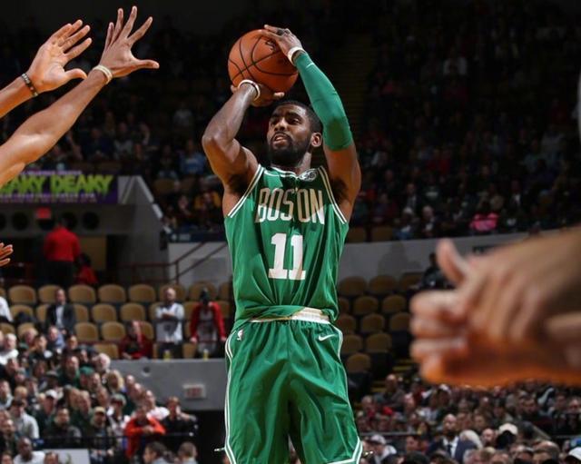 一位先发左 一位先发左